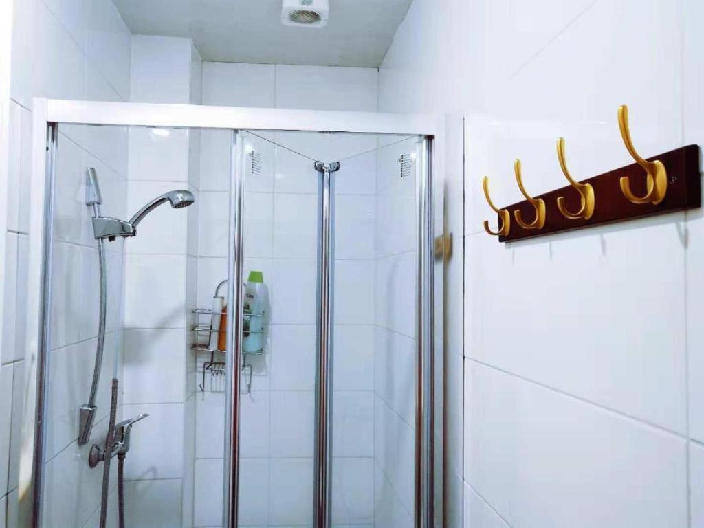 בריסל Cozy Rooms With Share The Bathroom And Kitchen מראה חיצוני תמונה
