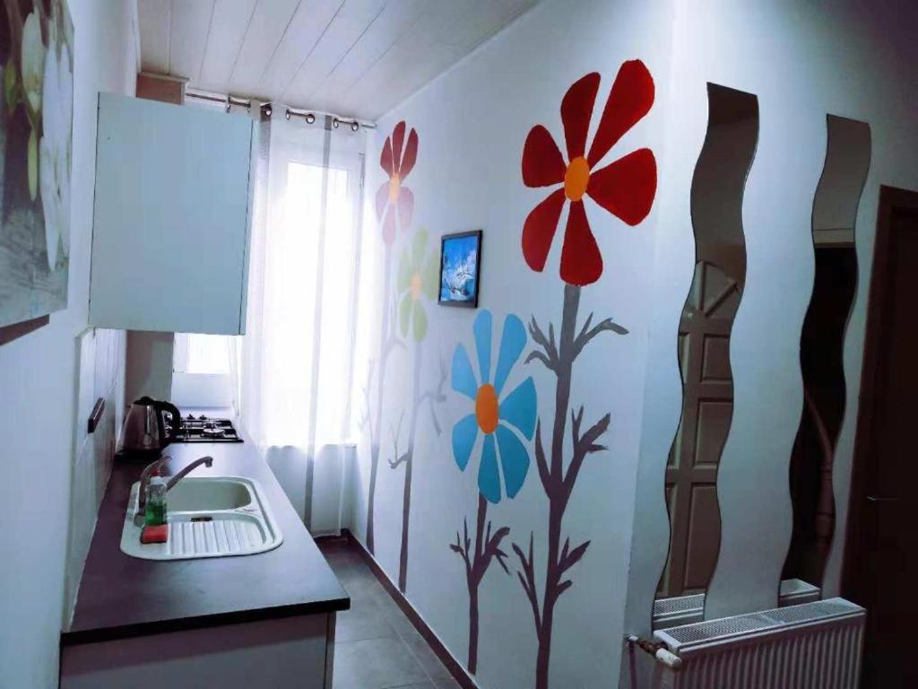 בריסל Cozy Rooms With Share The Bathroom And Kitchen מראה חיצוני תמונה
